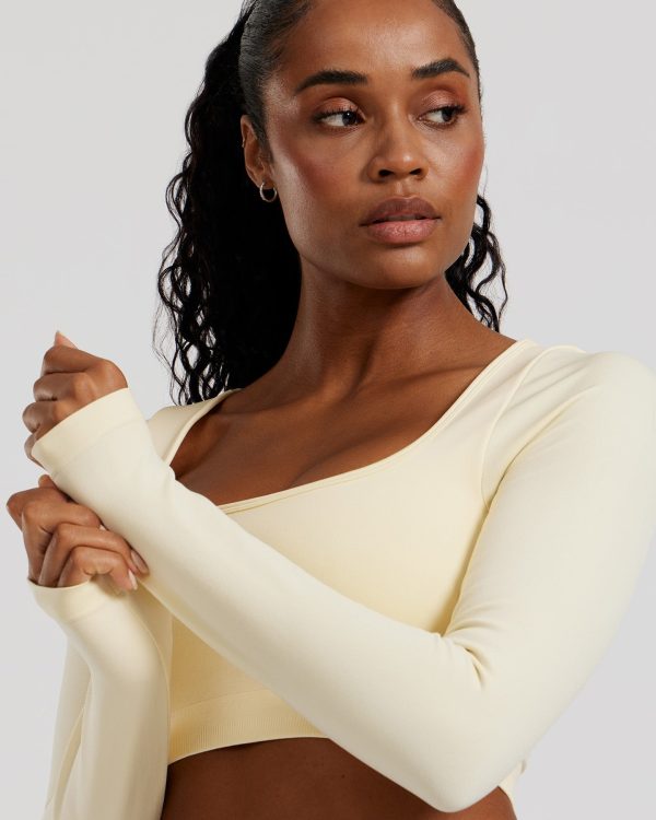 Define 2.0 Seamless Long Sleeve Built-In Bra Top | Vanilla Discount - Image 3